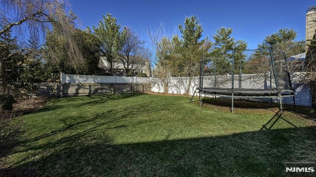 6 Brentwood Court, Wayne, NJ 07470