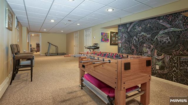 6 Brentwood Court, Wayne, NJ 07470