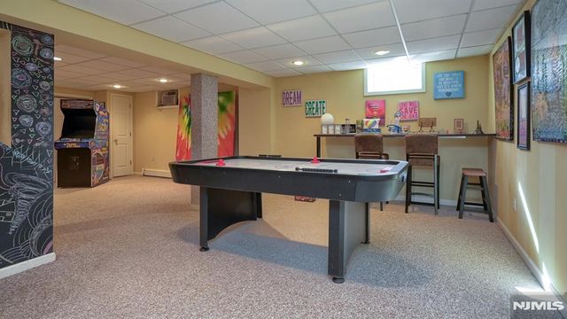 6 Brentwood Court, Wayne, NJ 07470