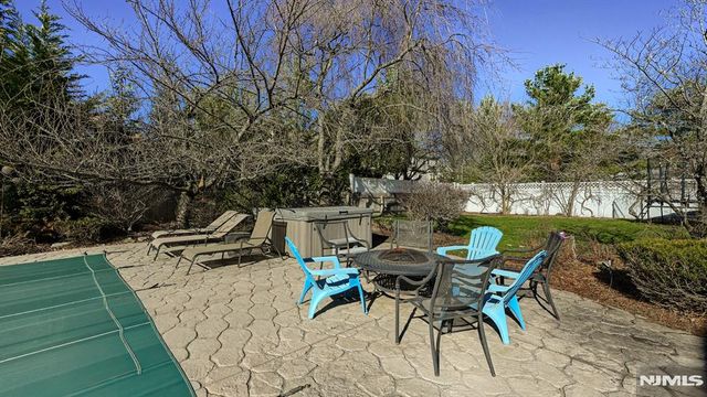 6 Brentwood Court, Wayne, NJ 07470