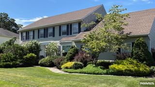 6 Brentwood Court, Wayne, NJ 07470