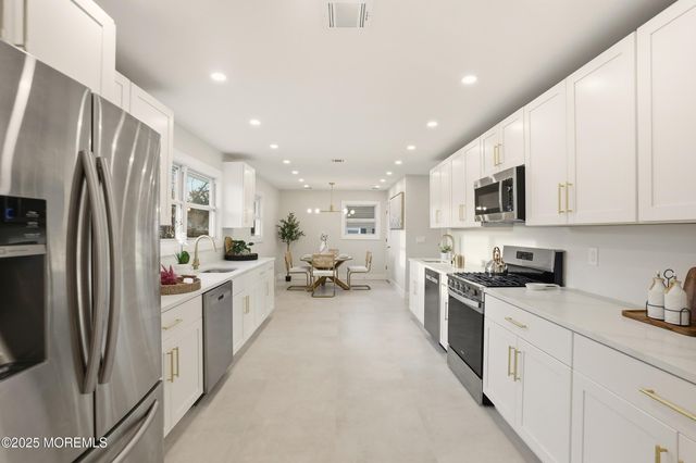 71 E Connecticut Concourse, Jackson, NJ 08527