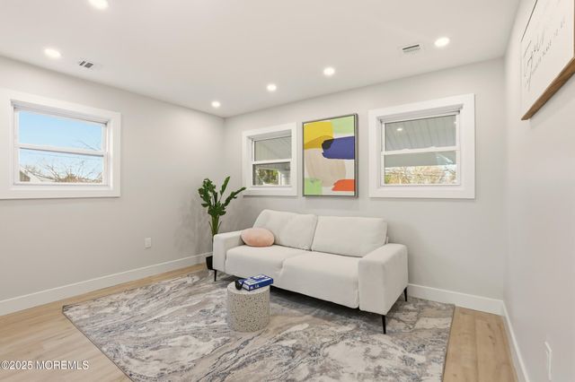 71 E Connecticut Concourse, Jackson, NJ 08527