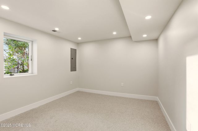 71 E Connecticut Concourse, Jackson, NJ 08527