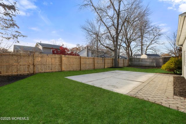 71 E Connecticut Concourse, Jackson, NJ 08527