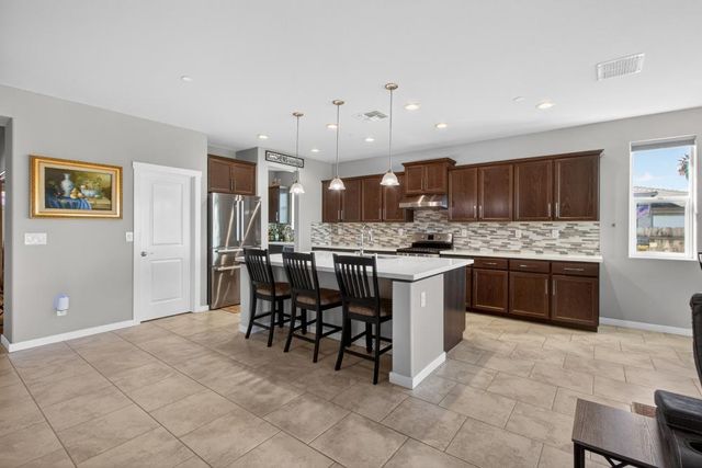 1753 Sea Cliff Ct, Plumas Lake, CA 95961