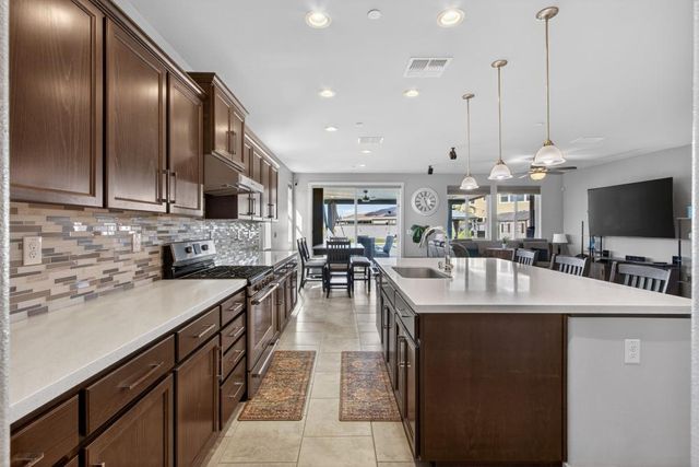 1753 Sea Cliff Ct, Plumas Lake, CA 95961