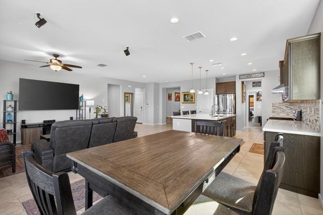 1753 Sea Cliff Ct, Plumas Lake, CA 95961