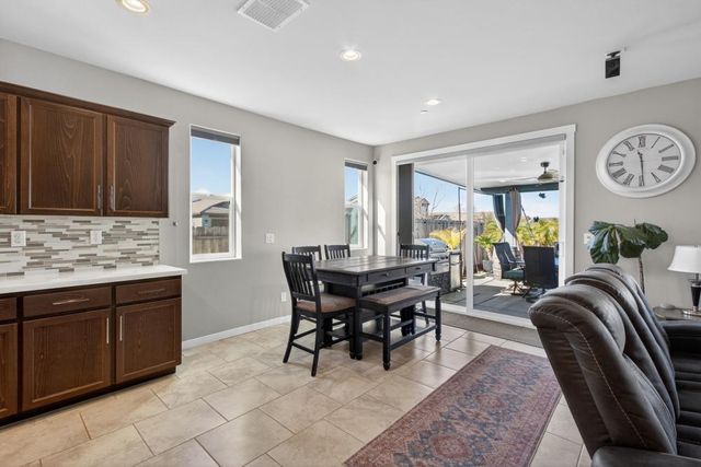 1753 Sea Cliff Ct, Plumas Lake, CA 95961