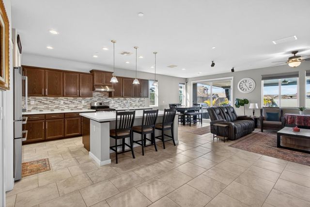 1753 Sea Cliff Ct, Plumas Lake, CA 95961