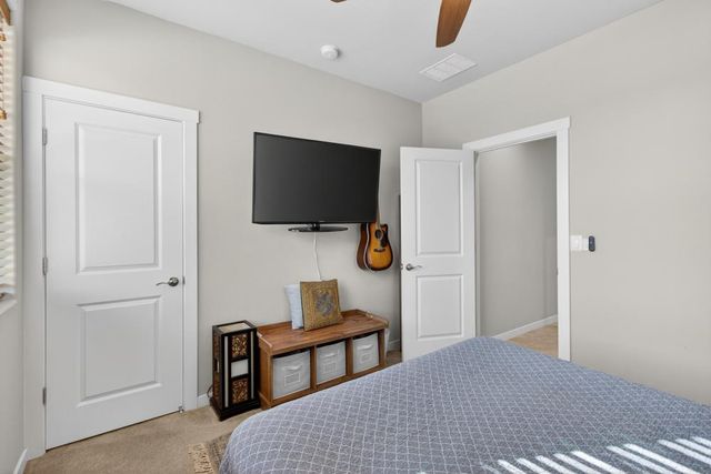 1753 Sea Cliff Ct, Plumas Lake, CA 95961