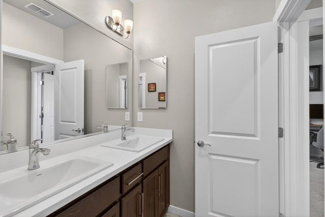 1753 Sea Cliff Ct, Plumas Lake, CA 95961