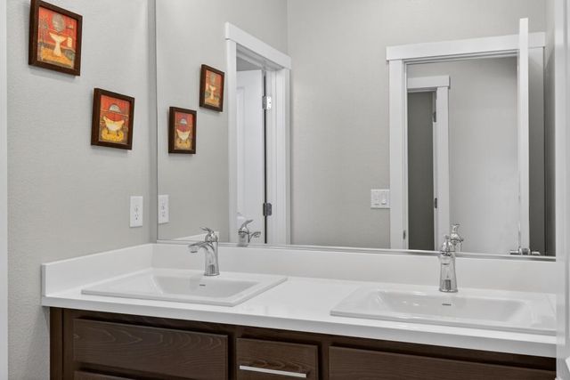 1753 Sea Cliff Ct, Plumas Lake, CA 95961