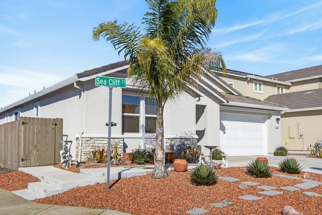 1753 Sea Cliff Ct, Plumas Lake, CA 95961