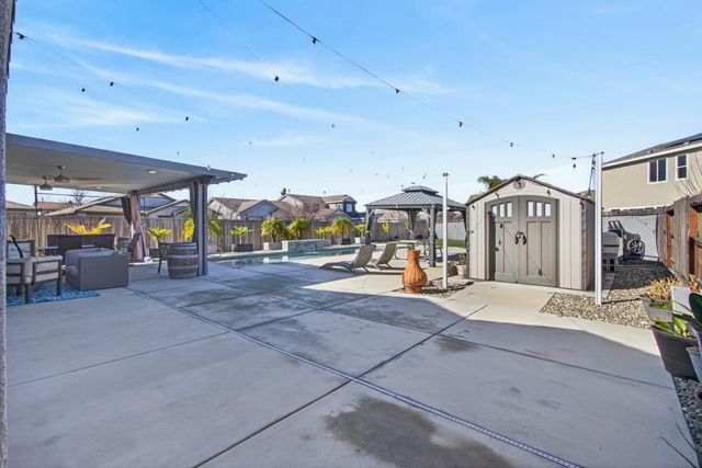 1753 Sea Cliff Ct, Plumas Lake, CA 95961