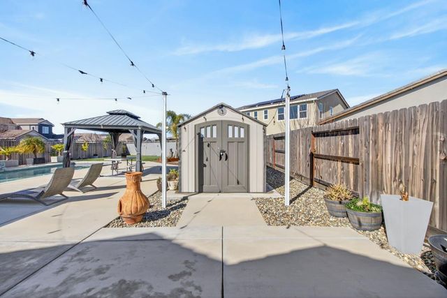 1753 Sea Cliff Ct, Plumas Lake, CA 95961