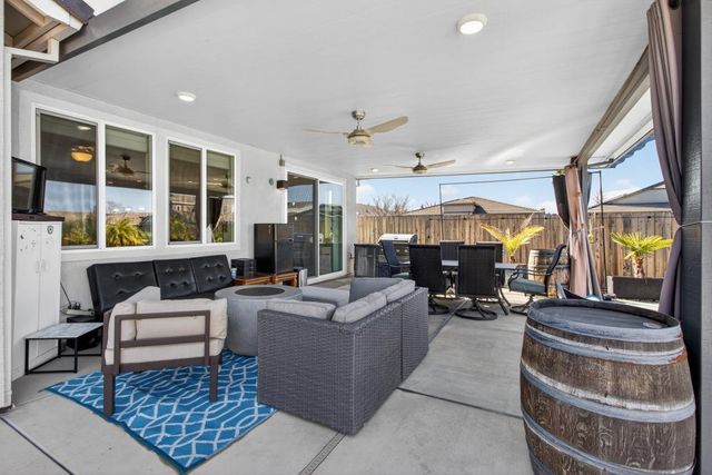 1753 Sea Cliff Ct, Plumas Lake, CA 95961