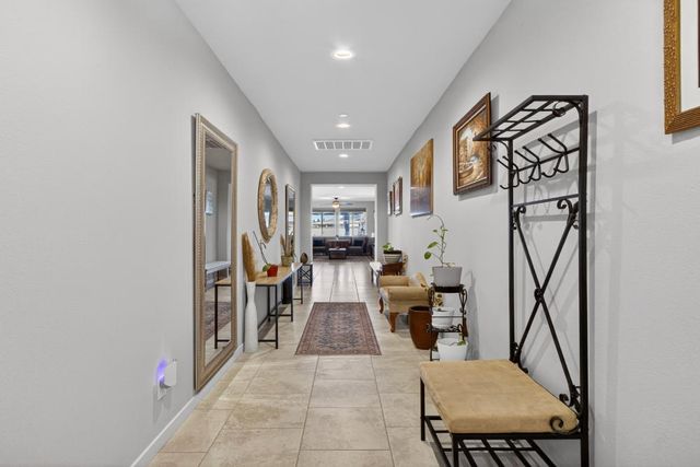 1753 Sea Cliff Ct, Plumas Lake, CA 95961