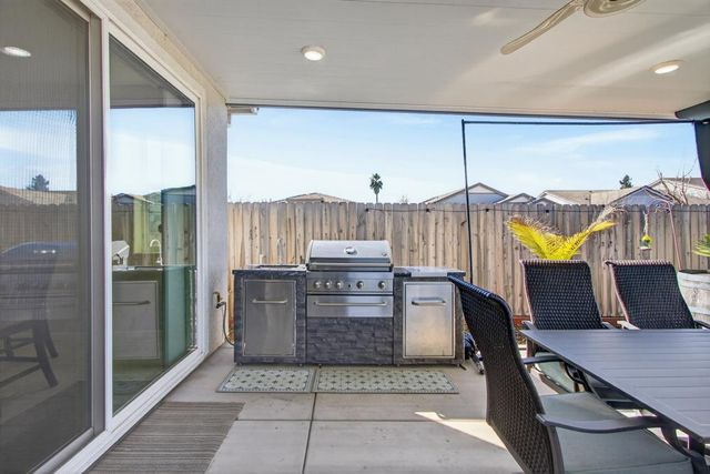 1753 Sea Cliff Ct, Plumas Lake, CA 95961