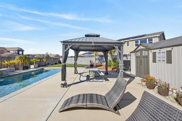 1753 Sea Cliff Ct, Plumas Lake, CA 95961