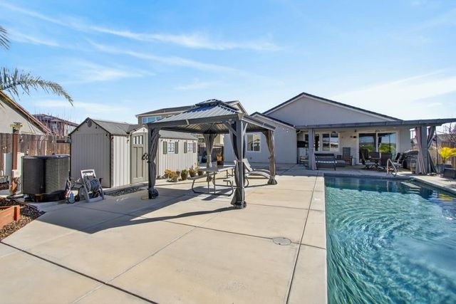 1753 Sea Cliff Ct, Plumas Lake, CA 95961