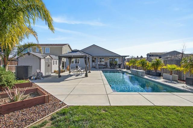 1753 Sea Cliff Ct, Plumas Lake, CA 95961