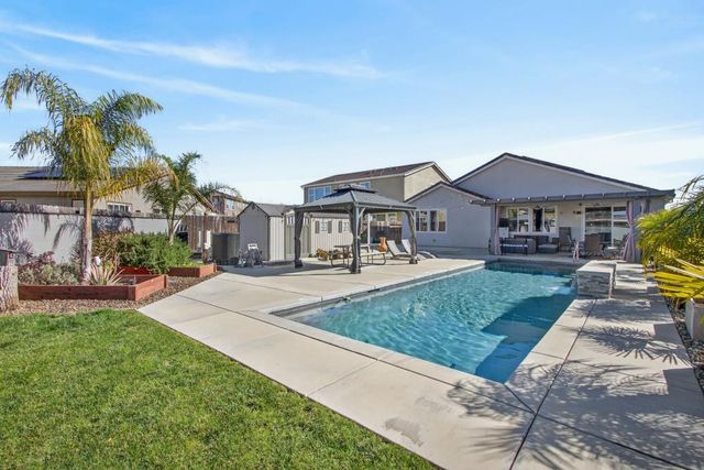 1753 Sea Cliff Ct, Plumas Lake, CA 95961