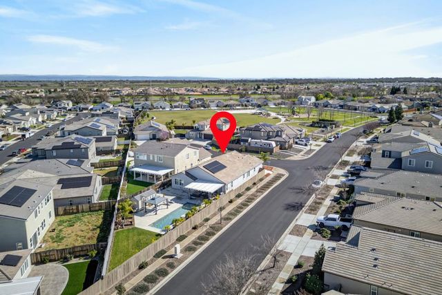 1753 Sea Cliff Ct, Plumas Lake, CA 95961