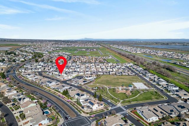 1753 Sea Cliff Ct, Plumas Lake, CA 95961