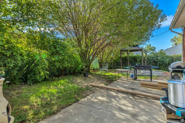 704 ROBINS AVE, Ogden, UT 84404