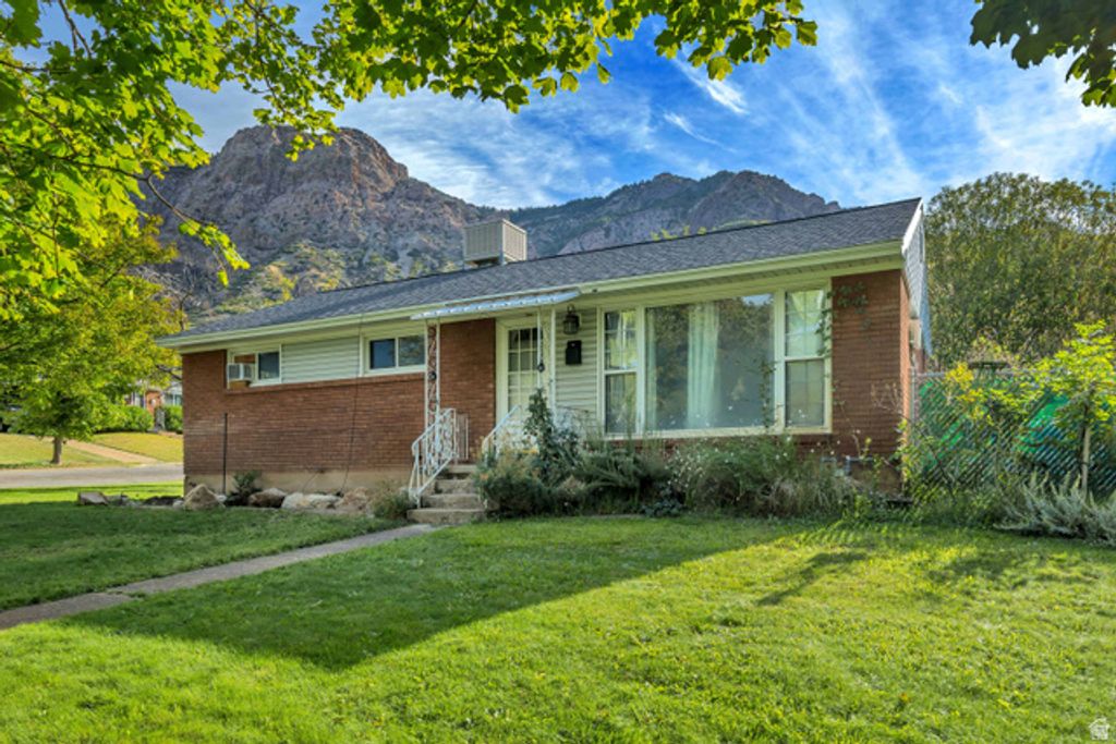 704 ROBINS AVE, Ogden, UT 84404 — exterior