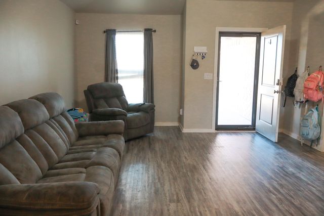 1827 136th Street, Lubbock, TX 79423