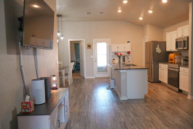 1827 136th Street, Lubbock, TX 79423