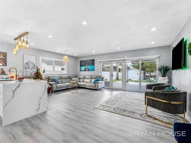 3341 NW 20th Street, Miami, FL 33142