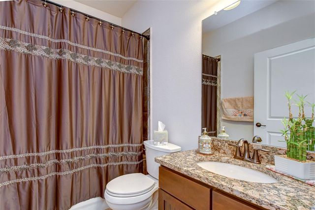 6806 MUNCASTER COURT, Tampa, FL 33625