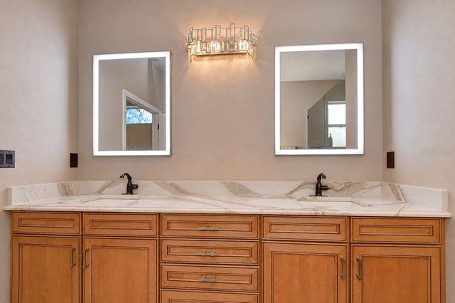 6806 MUNCASTER COURT, Tampa, FL 33625