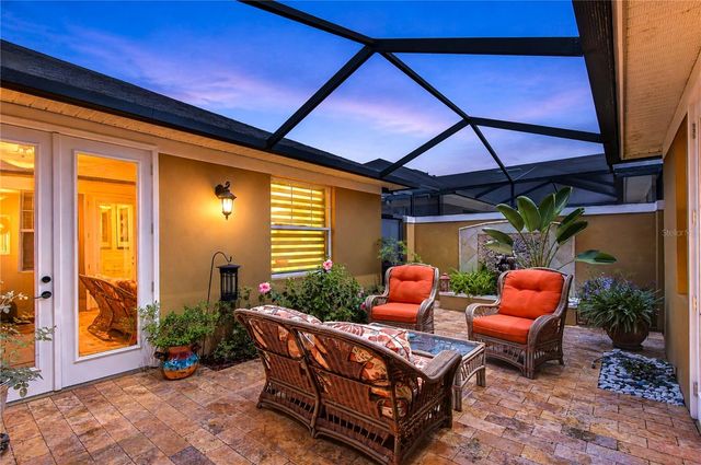 6806 MUNCASTER COURT, Tampa, FL 33625