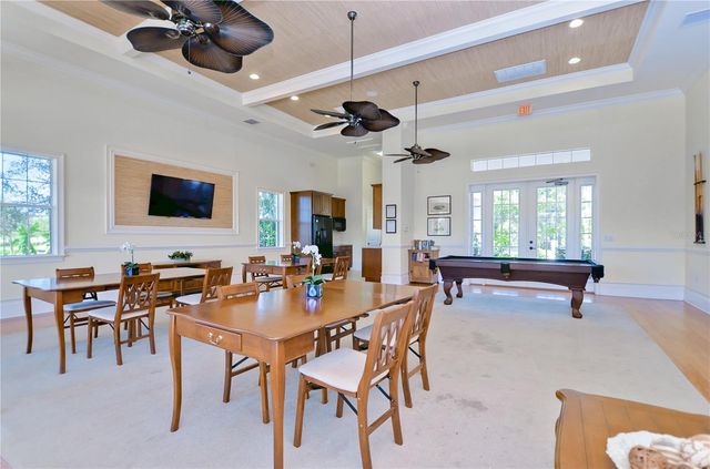 6806 MUNCASTER COURT, Tampa, FL 33625