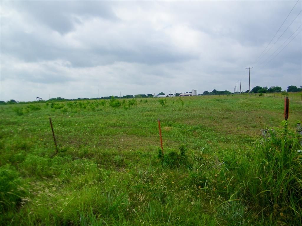 Image 1 of property listing at 24148 E County Road 1670, Elmore City, OK 73433