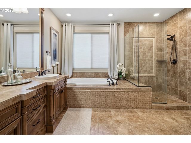 3416 Nw LACAMAS Ln, Camas, WA 98607