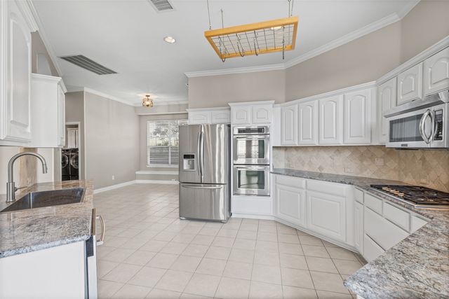 5105 Natchez Drive, Rowlett, TX 75088