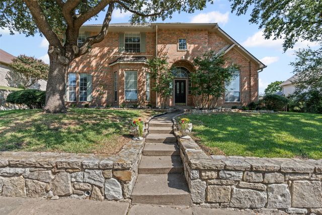 5105 Natchez Drive, Rowlett, TX 75088