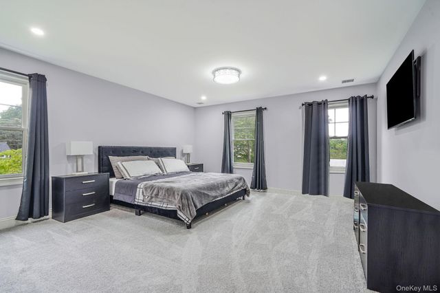 120 4th Street, Saint James, NY 11780