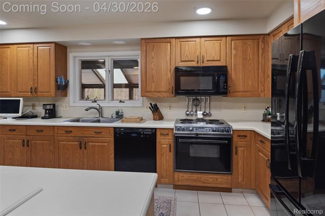 8412 Beacon Lane, Salem Township, MI 48168