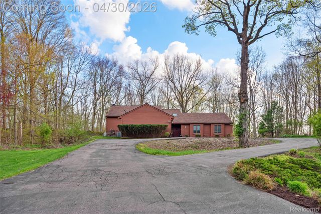 8412 Beacon Lane, Salem Township, MI 48168