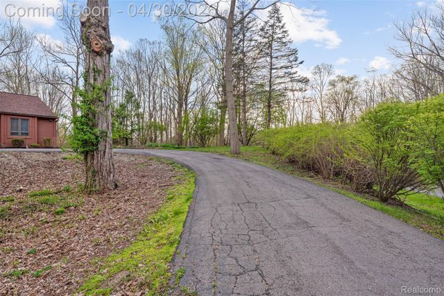 8412 Beacon Lane, Salem Township, MI 48168