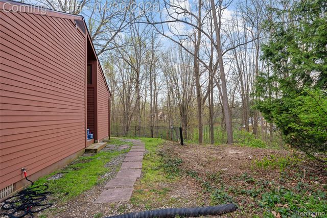 8412 Beacon Lane, Salem Township, MI 48168
