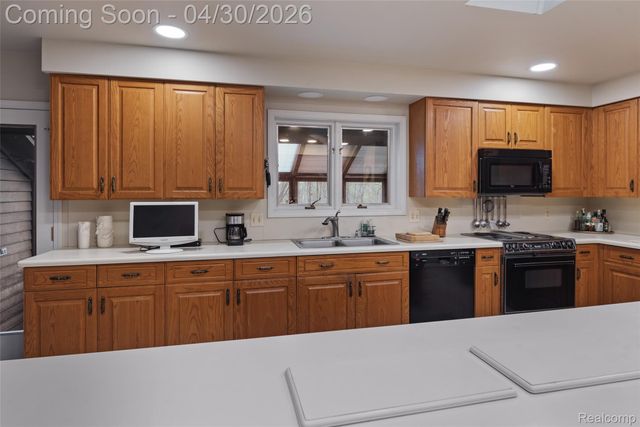 8412 Beacon Lane, Salem Township, MI 48168