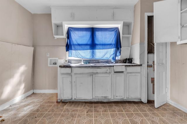 1880 WHITNEY AVE, Memphis, TN 38127