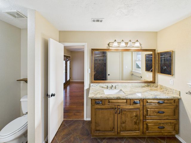 10107 Hollow Canyon Dr, Sugar Land, TX 77495